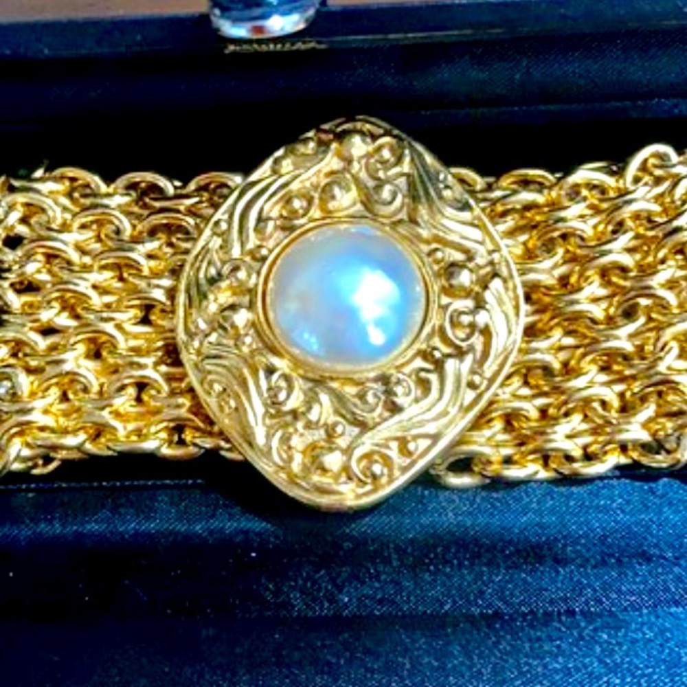 CHANEL 1980’S BYZANTINE STYLE WIDE PEARL METAL CHAIN BRACELET